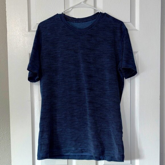 Men's Lululemon T-Shirt - Picture 1 of 3